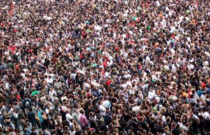 A população mundial cresce cada dia mais.